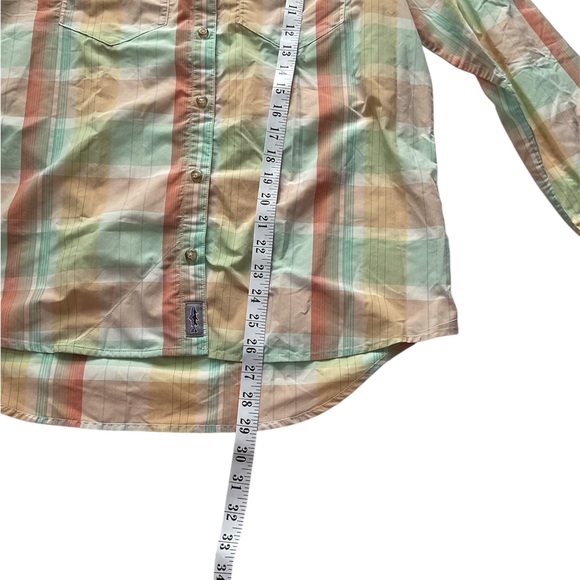 Patagonia Women's Long-Sleeved Sun Stretch Shirt Plaid, size M - Picture 13 of 15